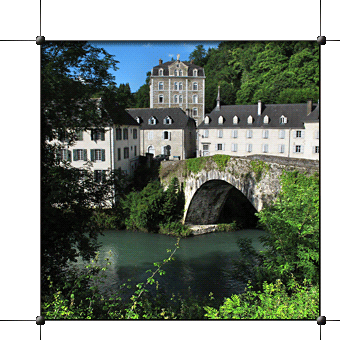 Bétharram · Le vieux pont, l'ensemble scolaire et la maison de retraite · © stockli